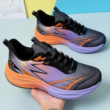 男士户外跑步鞋舒适透气网面鞋轻便软底碳板减震运动鞋帅气