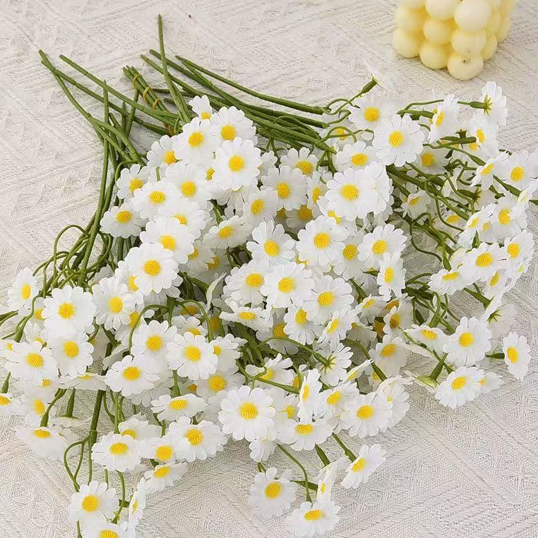 Cross-Border Small Daisy Bouquet Artificial Flowers for Living Room Dining Table Flower Arrangement Decoration Chamomile Shaped Silk Flowers Artificial Flowers for Wedding