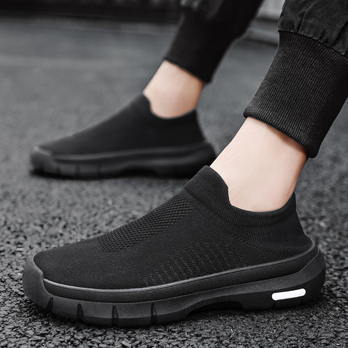 Breathable mesh running shoes for men, summer casual street shoes for daily wear and travel