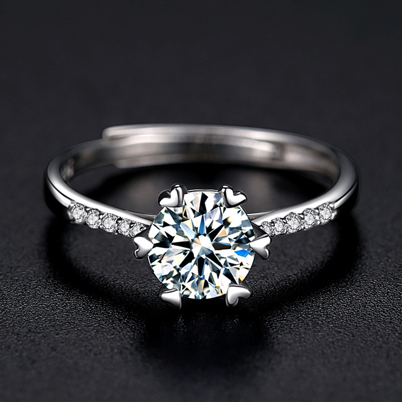 Transmisión en vivo de celebridades de Internet de alta gama diez flechas diez corazones anillo femenino S925 plata de ley un quilate anillo de bodas de seis garras fábrica al por mayor