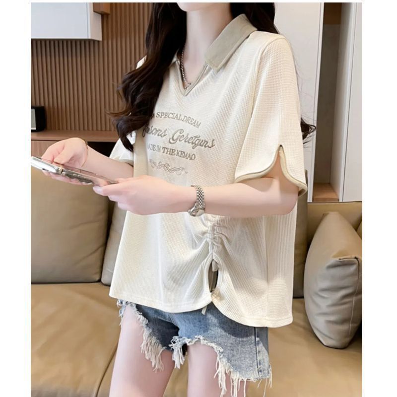 2-300 kg extra grande plisado con cuello de polo camiseta de manga corta para mujer verano nuevo estilo suelto y delgado diseño top de moda