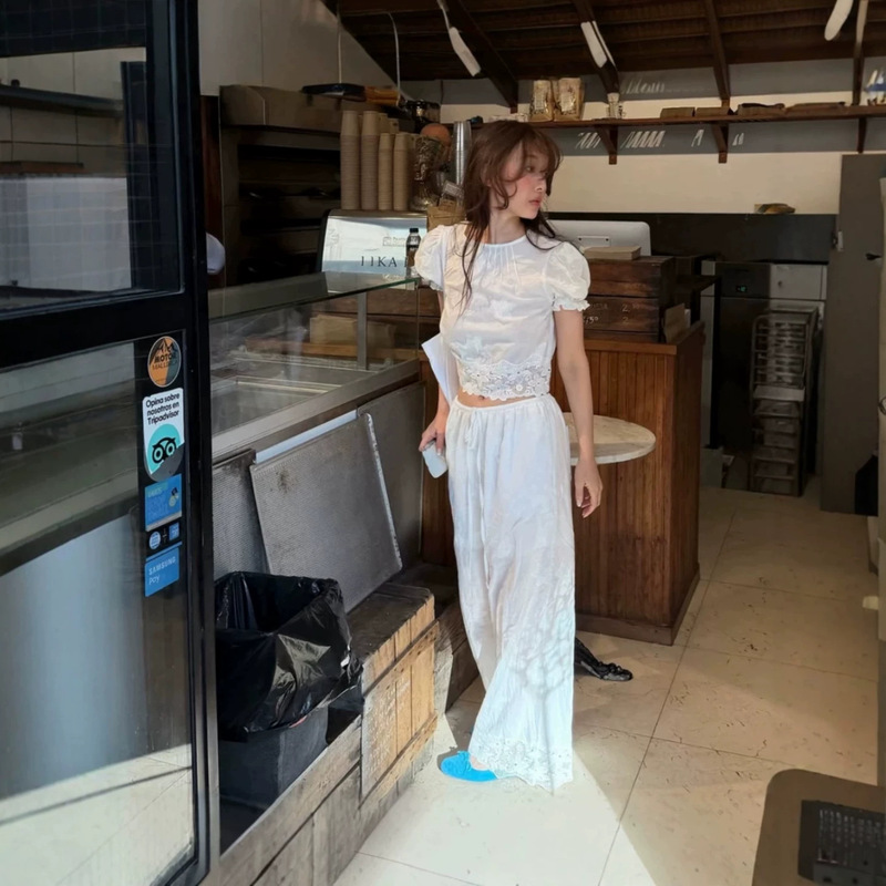 Now Available: Korean Designer Flet*A Lace-Trimmed Puff-Sleeve Short-Sleeve Shirt + Straight-Leg Pants Korean-Style Women's White Set Now Available: Korean Designer Flet*A Lace-Trimmed Puff-Sleeve Short-Sleeve Shirt + Straight-Leg Pants Korean-Style Women's White Set
