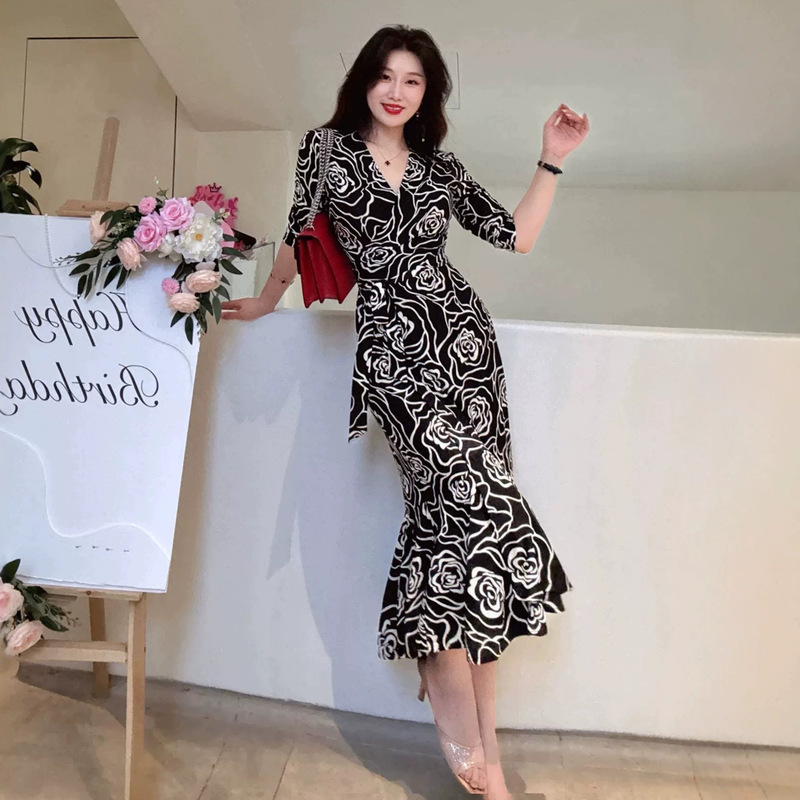 2026 Summer French-Style Rose Wrap Dress with Elegant Jacquard, Waist-Cinching, Slimming Fishtail Bodycon Dress, French Style