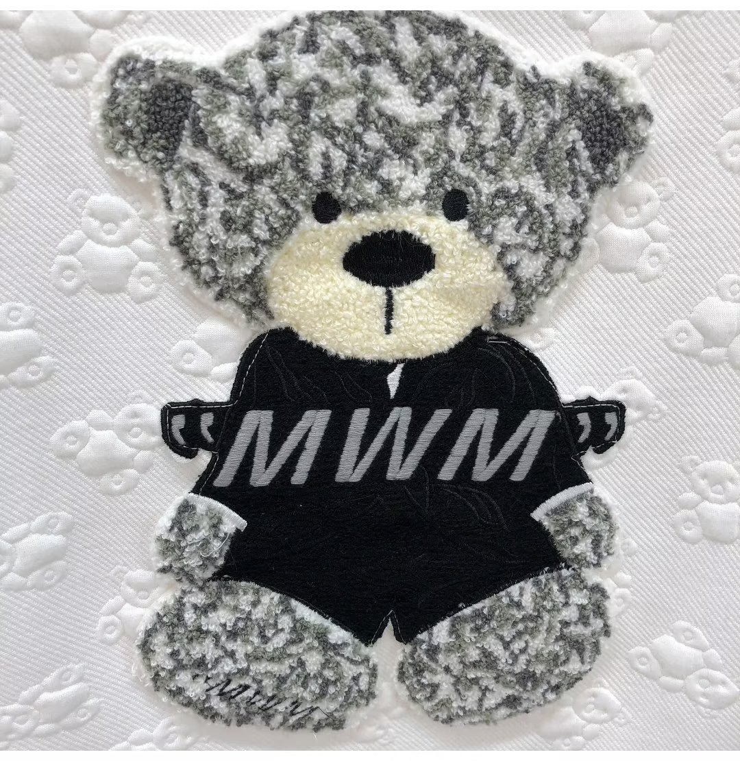 Camiseta masculina de manga curta com bordado de urso de alta qualidade, gola redonda, tendência de desenho animado -- rosto do Tiktok para impressão_voghion.com