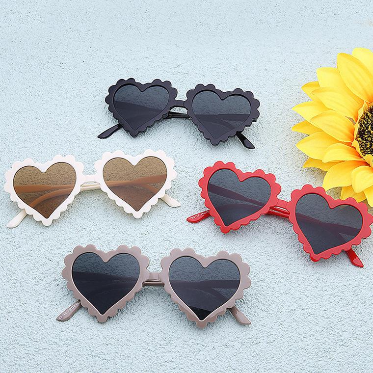 Children's Sunglasses 2022 Personality Flower Heart Kids Sunglasses Cute Heart-Shaped Children's Sunglasses Party Glasses