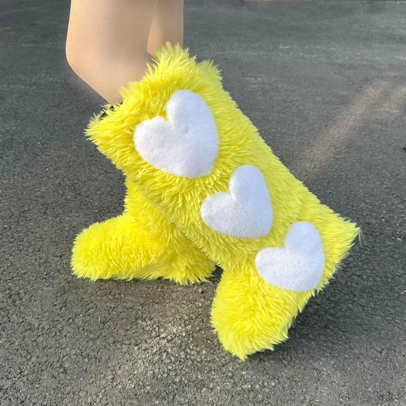 新款户外雪地靴女加绒保暖靴子耐磨防滑心形毛毛靴冬季加厚情侣鞋