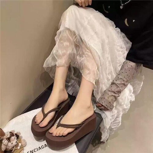 2026 pairs of thin strap and toe slippers, hot girl, seaside high-heeled, platform, clip-on flip-flops, summer non-slip beach shoes, women