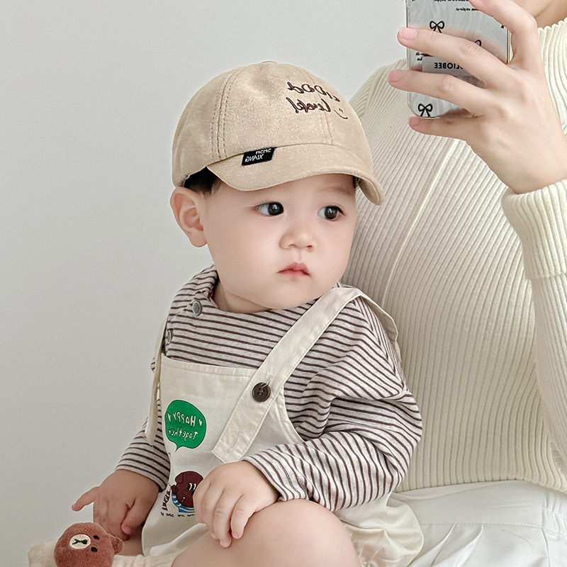 Primavera y otoño sombrero para niños sombrero a prueba de viento sombrero de lengua de pato para bebés de estilo coreano letras calientes sombrero de béisbol invierno