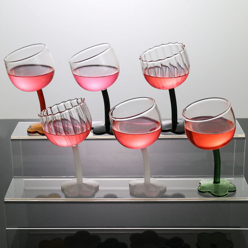 Linda flor mediados de estilo antiguo copa negro transparente patrón vertical retro francés romántico champán vidrio