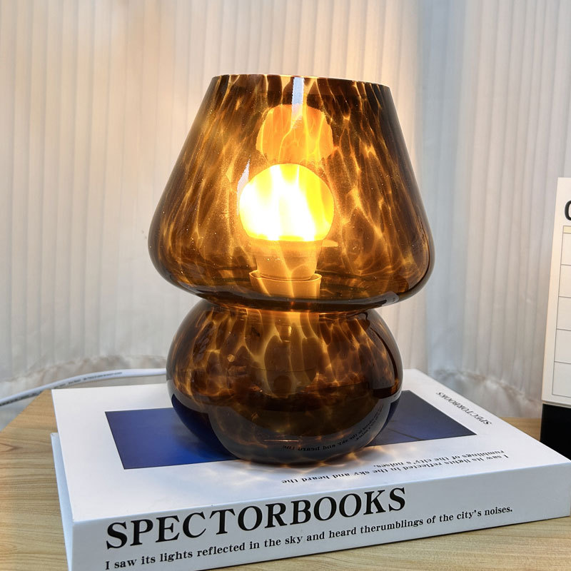 Lámpara de cristal con forma de hongo, estilo americano retro vintage, luz nocturna decorativa de lujo, lámpara de mesa para dormitorio, regulable, tipo vela, lámpara de noche.
