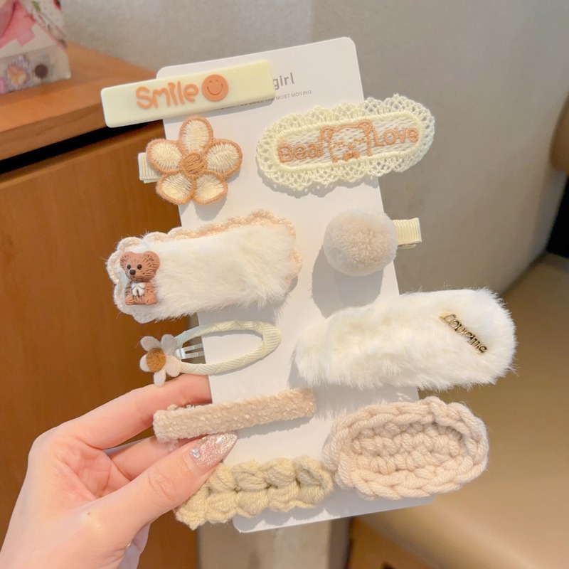 Niña encantadora peluda pel