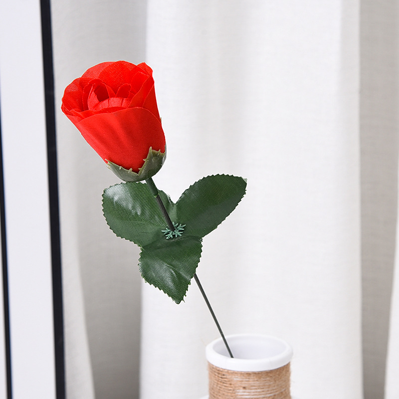 빨간색
