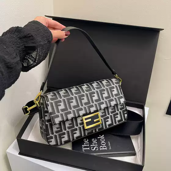2025 New Vintage Printed Texturized Hand Shoulder Bag Casual Fashion Western Style Shoulder Crossbody Small Square Bag Bags