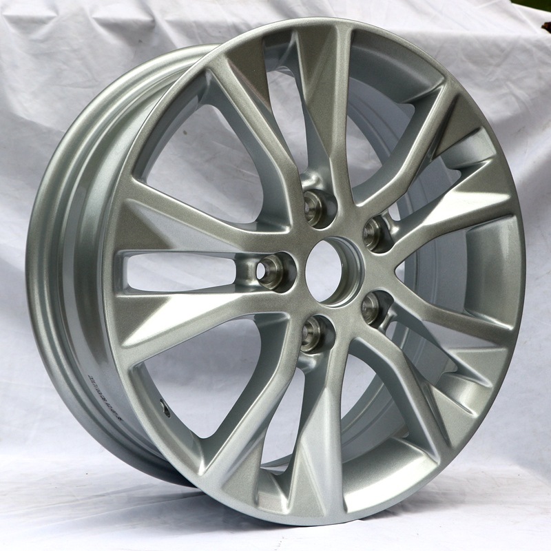 Suitable for old Baojun 730 car wheel hub 16 inch 730 original style replacement aluminum alloy steel rim for spare tire
