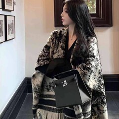 水墨画2025新款仿羊绒山水画民族风女围巾披肩羊绒抖篷披风高级感