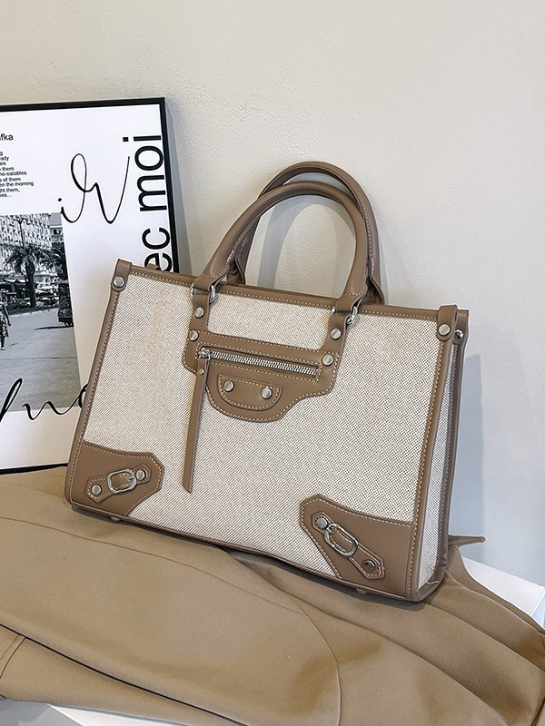 Bolsa de hombro retro remachado lujoso ligero versátil Volkswagen gran capacidad bolso de mano caliente locomotora cool mochila