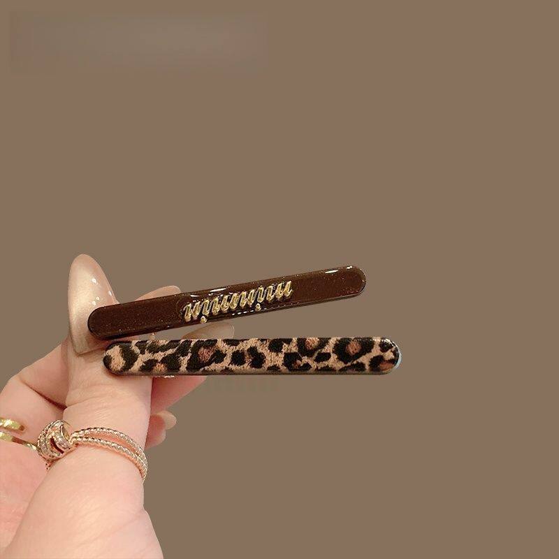 Fashionable Retro Coffee-Colored Leopard Print Hair Clip with a High-End Feel, Sweet Side Clip Hairpin Hair Accessory for Women, Leopard Print Hair Clip