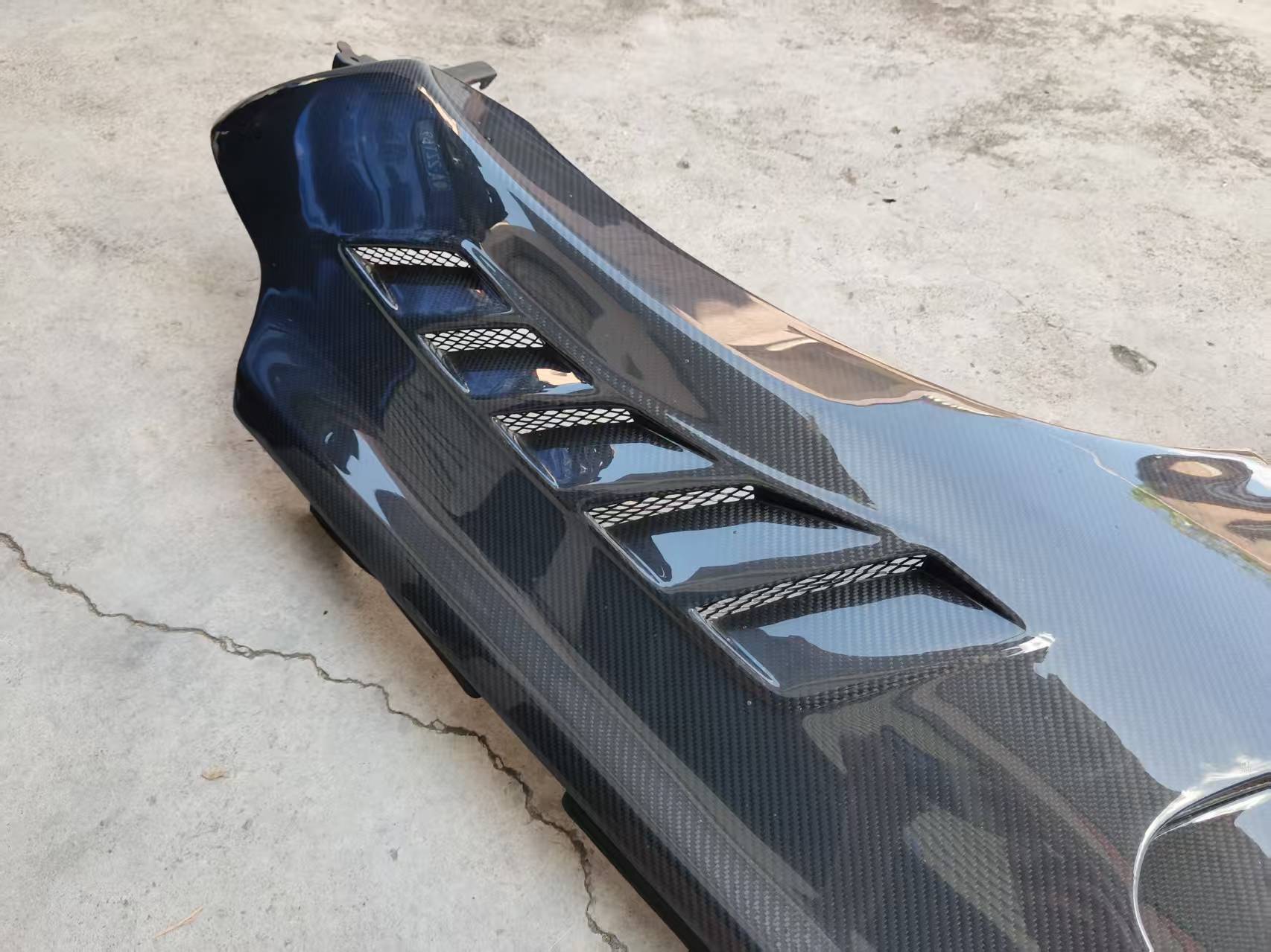 Suitable for Nissan 370Z Modified Lightweight Carbon Fiber Perforated Fender Car Parts Mudguard