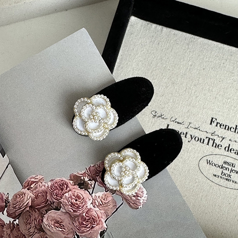 Exquisite feine Perle Kamelie ovale Entenschnabel-Clip hochwertige Blume Haarnadel Seite Pony Clip Haar-Accessoires neu_voghion.com