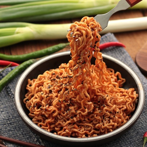 1 taste of South Korea's Samyang imported internet celebrity hot super spicy turkey noodles 5 flavors spicy chicken noodles dry mixed instant noodles