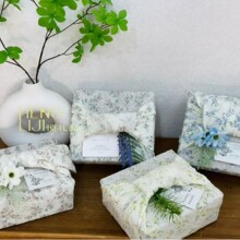 清新款伴手礼礼盒厂家供应 结婚伴手礼女伴娘绸缎包装布