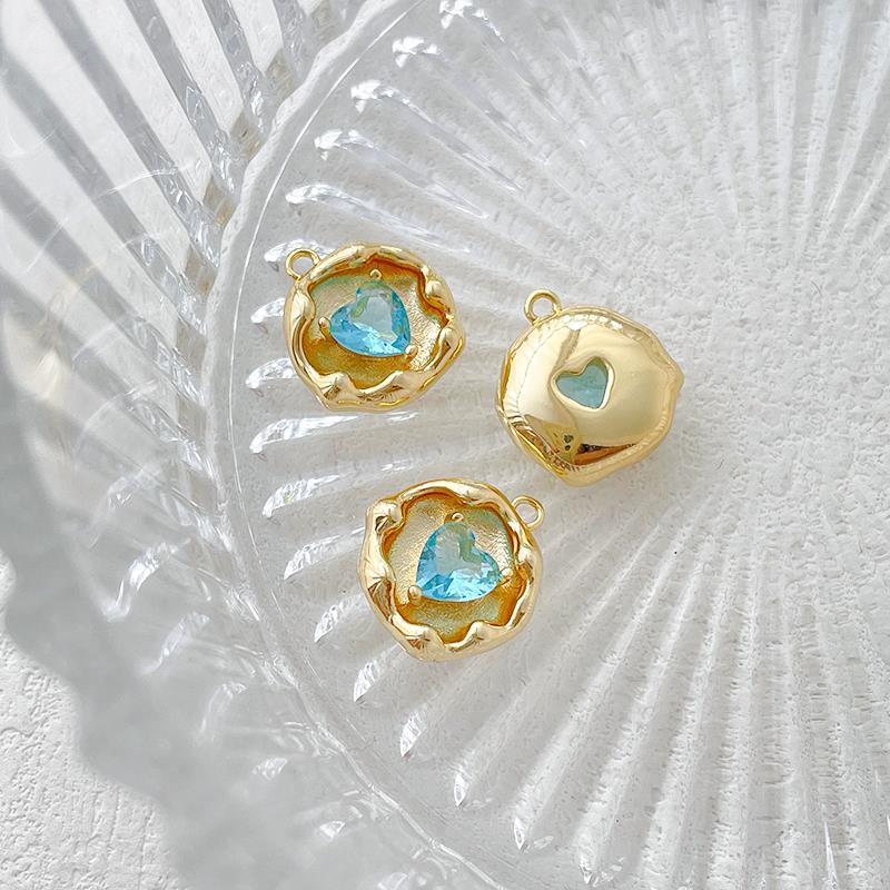 5g Weight 18K Gold Plated Plating Material Zircon Inlay Material Charms, Jewelry Accessories Classification 1 Piece Quantity Copper Material Heart Shape Pattern Plating, Inlay Design Retro Style 1 Piece Copper Zircon Heart Shape 6