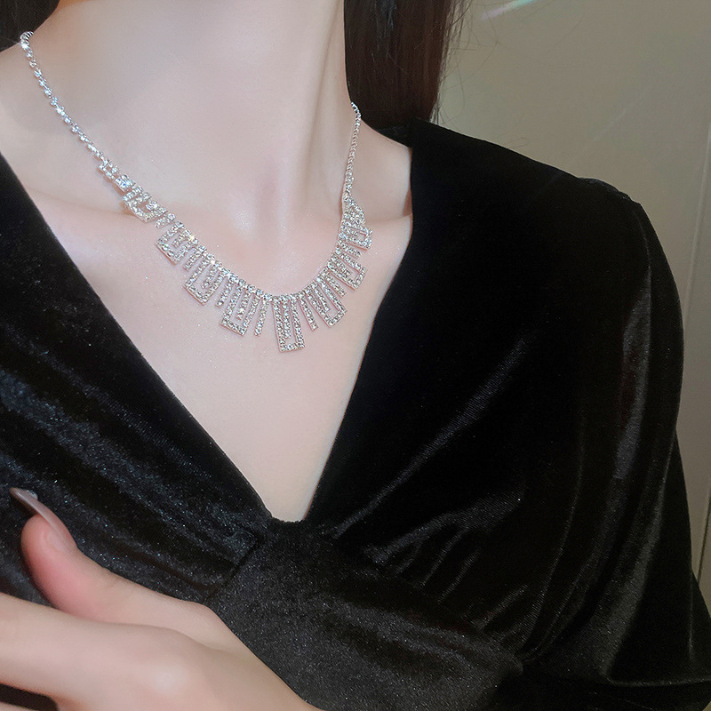 1 Set Fashion Solid Color Copper Tassel Inlay Rhinestones Womenu0027S Jewelry Set