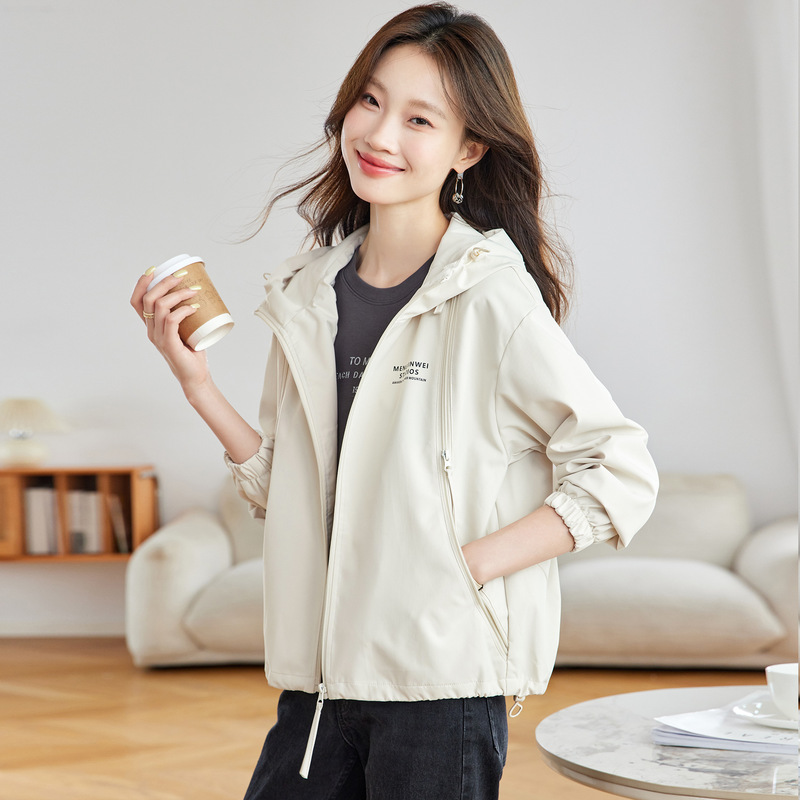 Korean Style Short Windbreaker Jacket for Women 2026 Spring and Autumn New Korean Style Fashion Casual Loose Hooded Jacket Top
