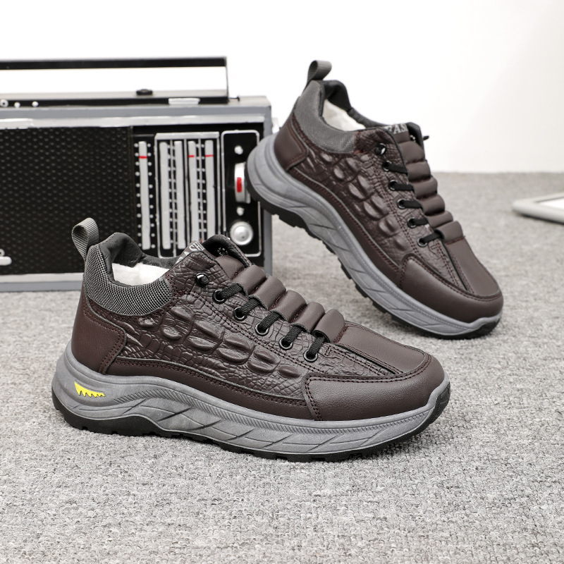 Zapatos otoño e invierno zapatos de algodón para hombres nuevos zapatos para hombres lana más terciopelo engrosamiento cálido resistente al frío zapatos calientes de invierno para hombres