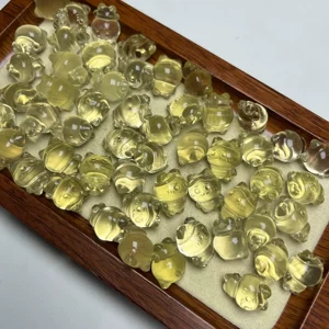 Natural yellow crystal small eight-cat carving piece with through-hole, loose spacer beads for DIY handmade bracelets and beaded accessories, single bead