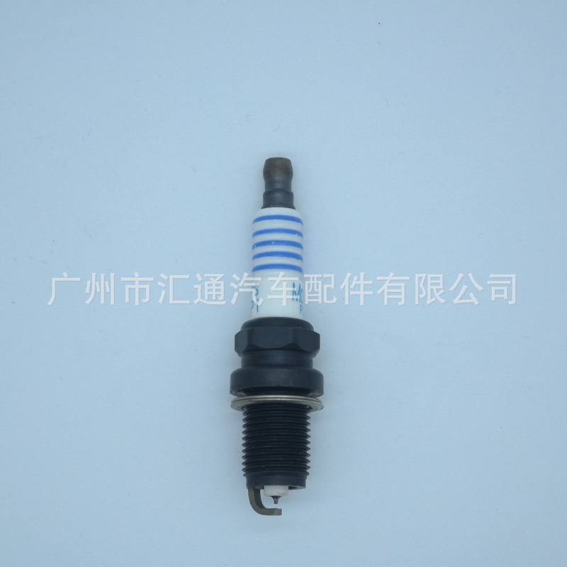 Factory direct car spark plug 1086020 Ford spark plug 96XF12405BB suitable for Falcon pickup