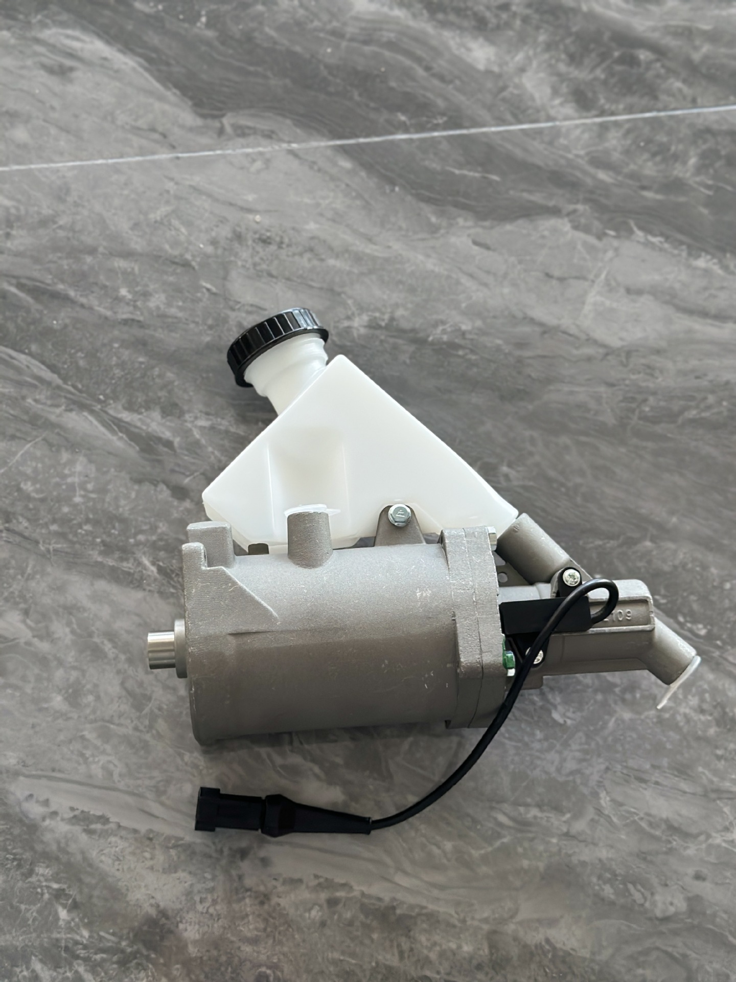 504086387,504151459,5801317167,7.18355 Suitable for Iveco Clutch Master Cylinder