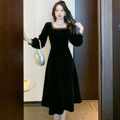 长袖方领连衣裙女2025秋季金丝绒胖妹妹显瘦遮肚子大码复古长裙子