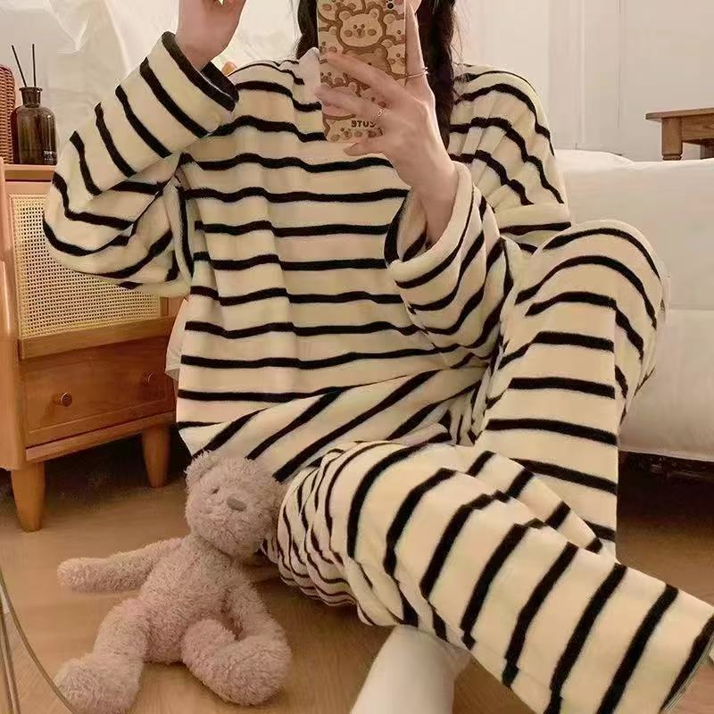 Franela al por mayor transfronteriza otoño invierno engrosado dulces dibujos animados sueltos chaqueta casual de coral pijama ropa doméstica de mujer