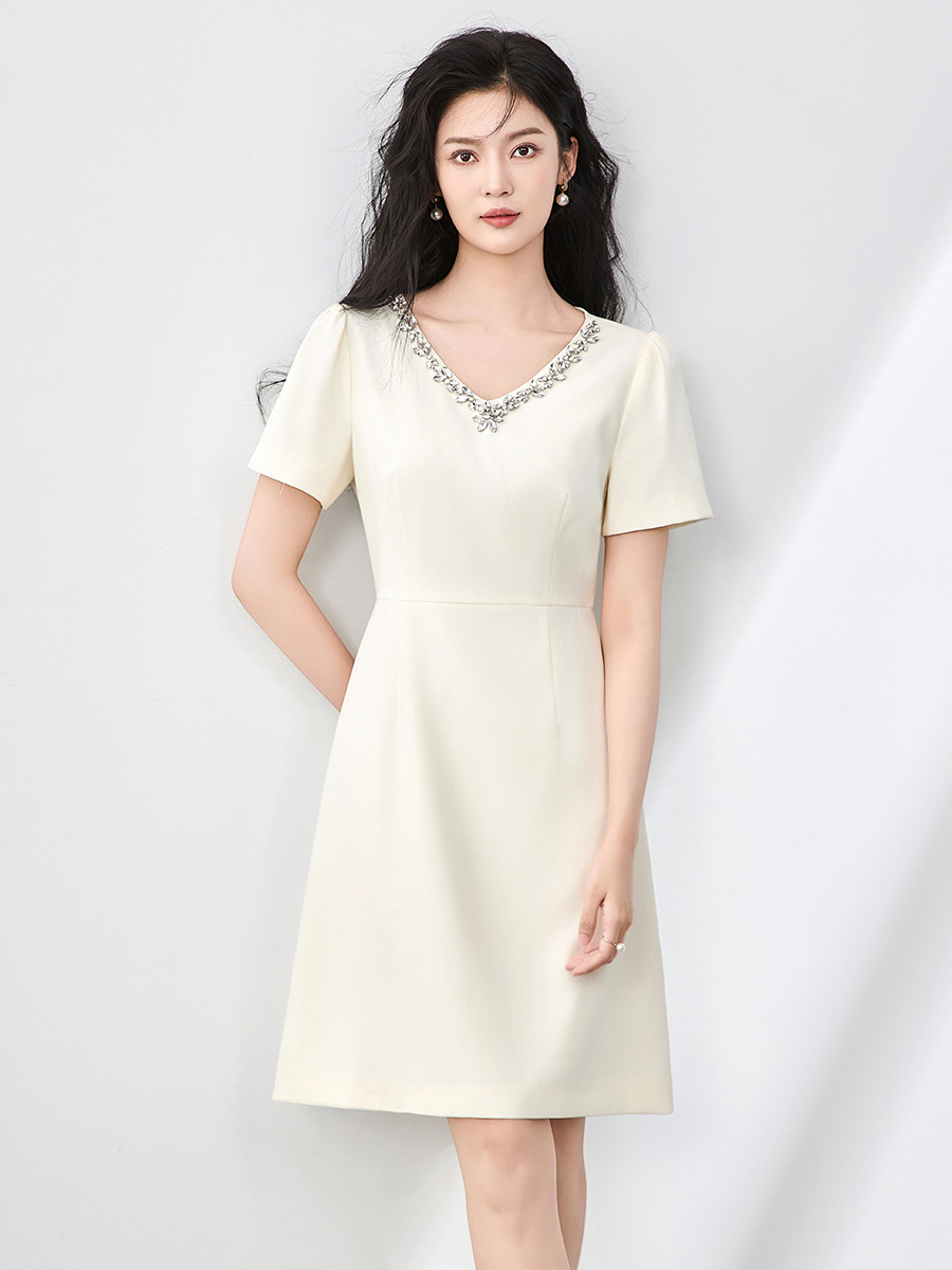 Váy liền thắt eo ngắn tay cổ chữ V đính kim cương kiểu Pháp chất lượng cao — Màu đen