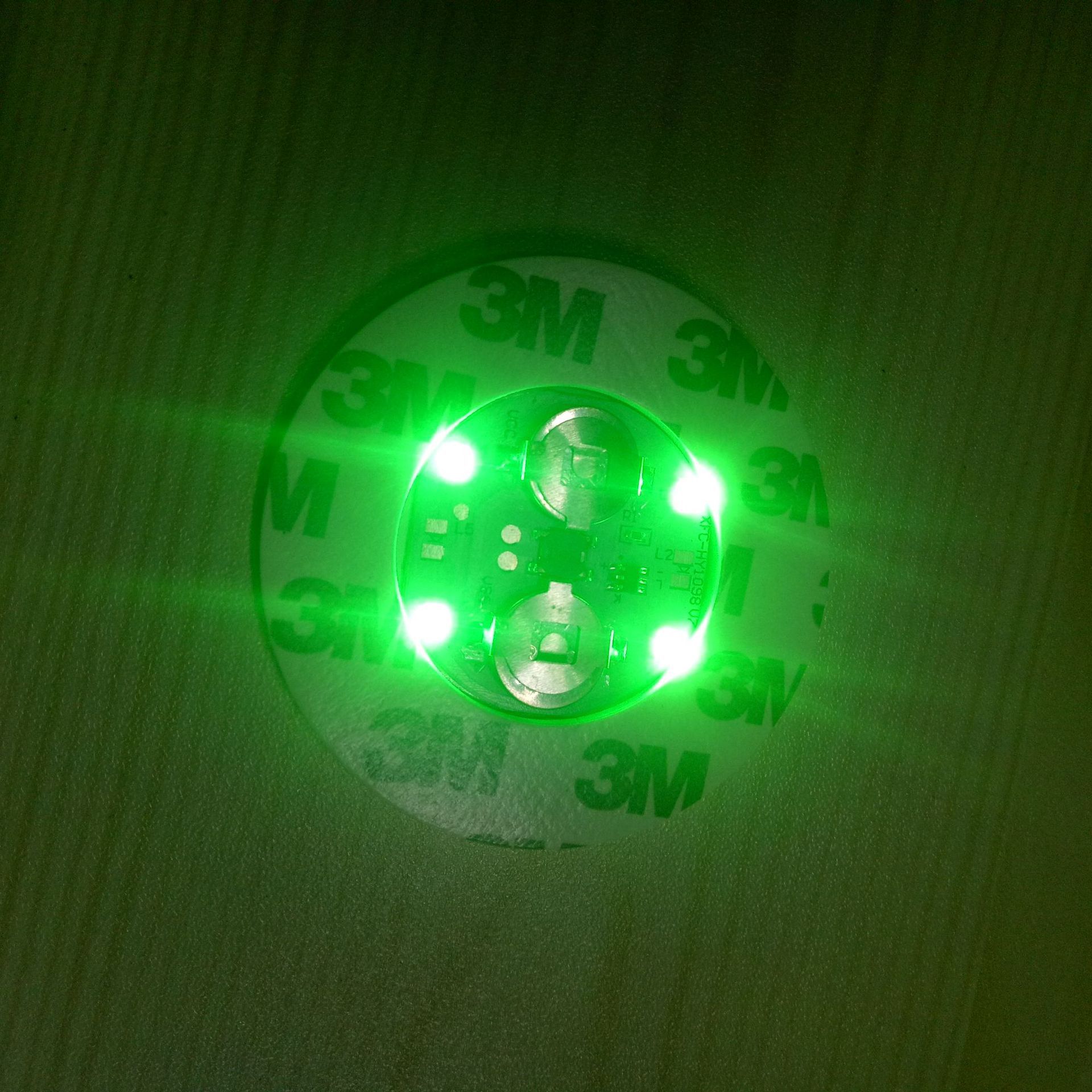 EVA montaña luminosa LED colorido flash botella de vino pegatinas 6cm botella desechable pegatinas luminoso Festival de Música atmósfera suministros