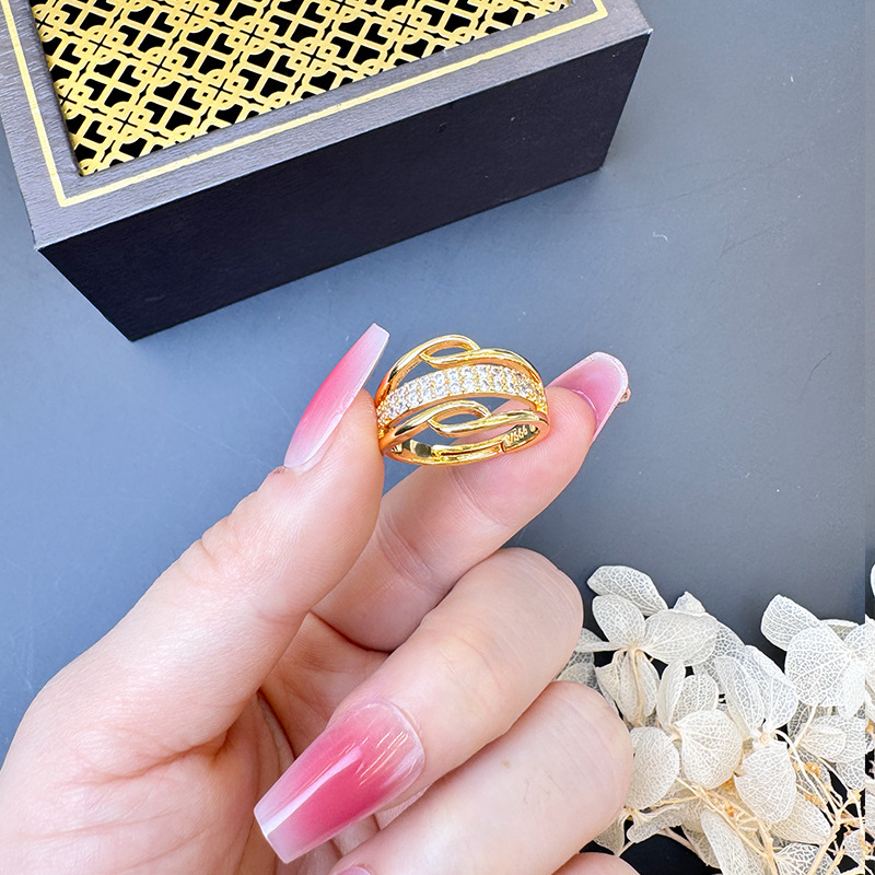Anillo de mujer de oro de arena de Vietnam personalidad universal Europa y América simplificada viento transfronterizo fabricantes de joyería al por mayor