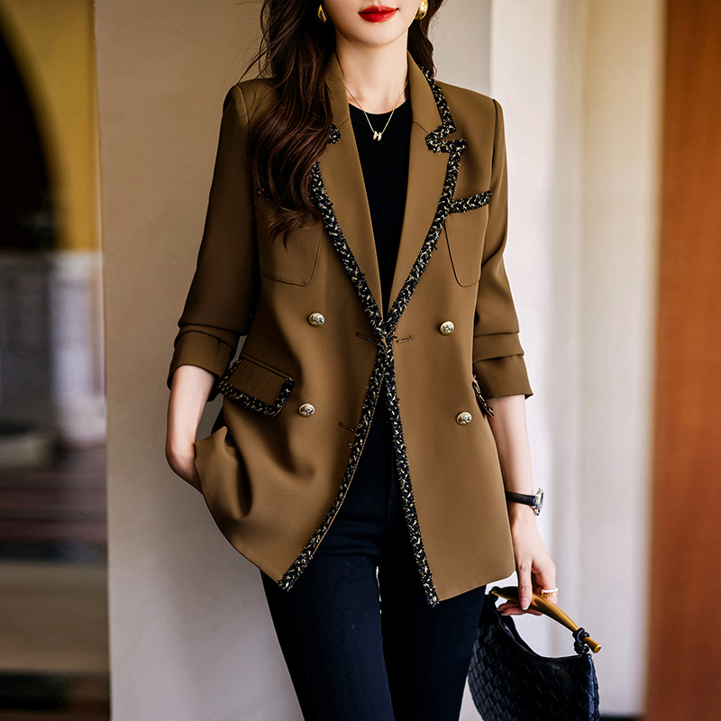 White small suit jacket for women in autumn and winter 2023, new small fragrant style patchwork, western-style casual suit, fashionable and versatile style