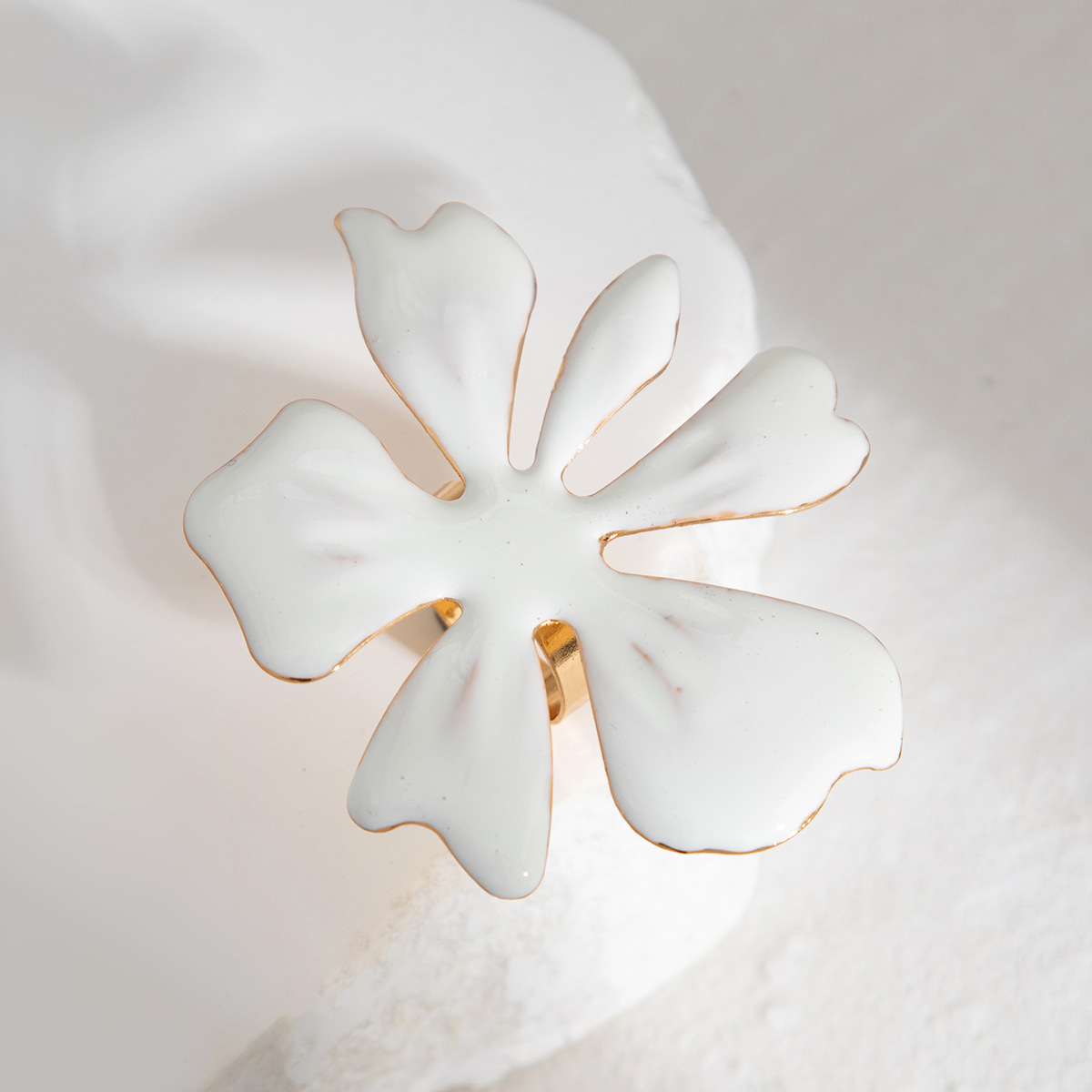 18g Weight Rings Classification Holiday, Party Occasion Iron Material Flower Pattern Women's Gender Enamel, Plating Design Exaggerated Style Exaggerated Flower Iron Enamel Plating Women's Rings 4