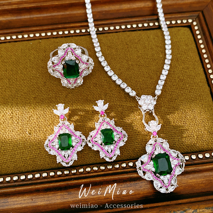 Medieval vintage jade cuadrado diamante pendientes retro pendientes lujo ligero conjunto de joyas de alta calidad al por mayor