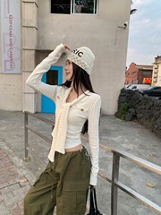 时尚纯色V领系带针织衫女秋季2025新款设计感纽扣显瘦长袖上衣潮