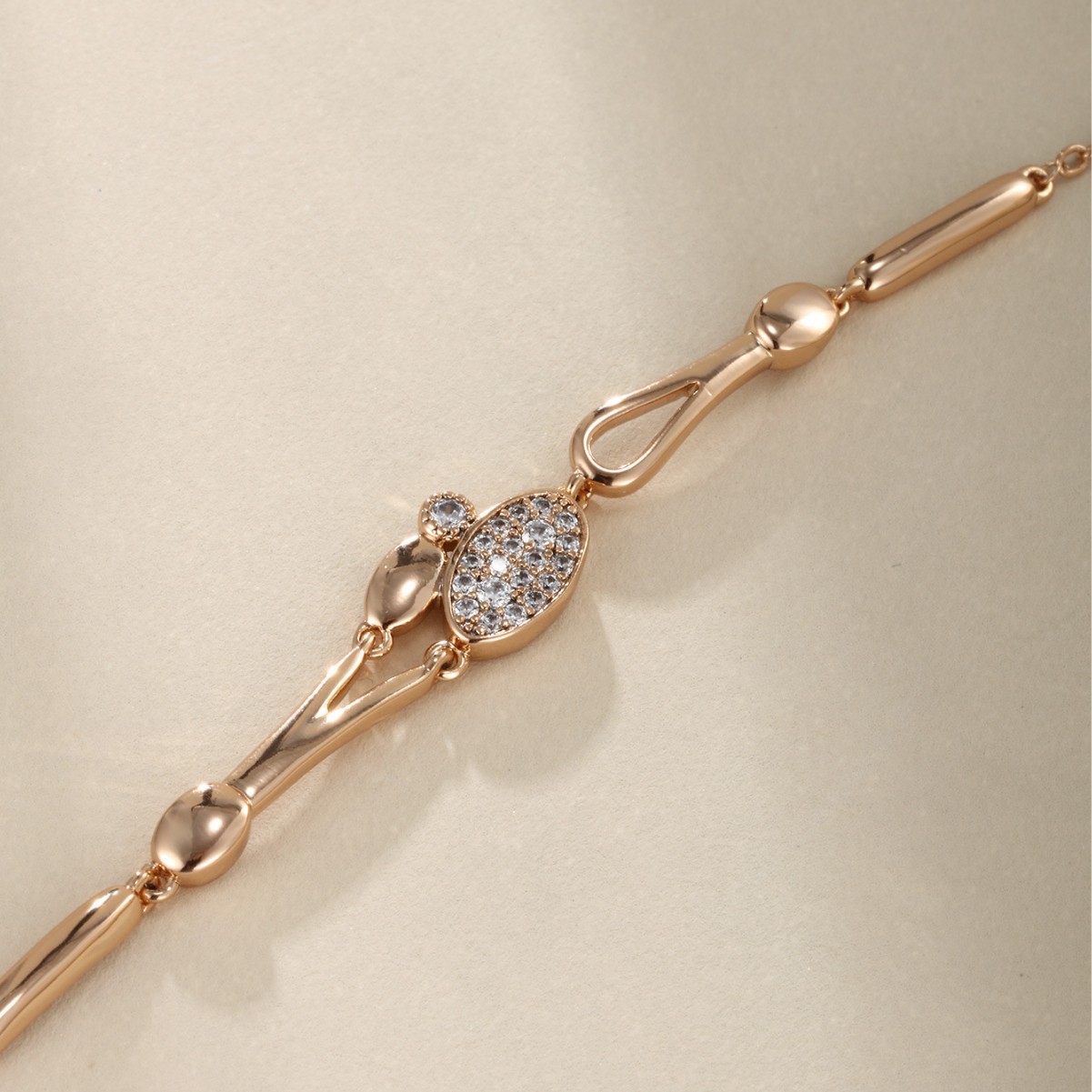 Xuping aleación de cobre chapado 18K oro geométrico elíptico diamante pulsera de alta sensación de lujo ligero nicho delicado joyería