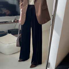 カシミヤのワイドパンツの女性は早秋の新商品の高級感があります。