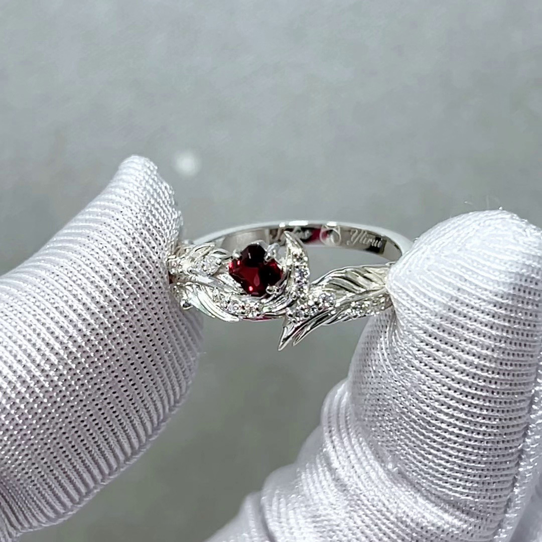 Love and Birth Empty Style Peripheral Ring for Men and Women, Silver Feather Wedding Ring, Elegant Anime Retro Bloodstone Ring