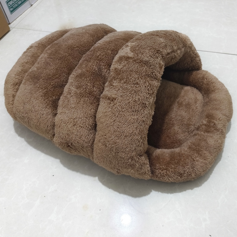 Winter warm slippers and sleeping bed for cats and dogs, extra-large cat bed, deepened space for winter warmth, semi-enclosed dog bed