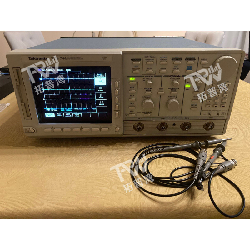 Tektronix 泰克 500 MHz 4 通道 TDS744 数字示波器 高达 2 GSa/s
