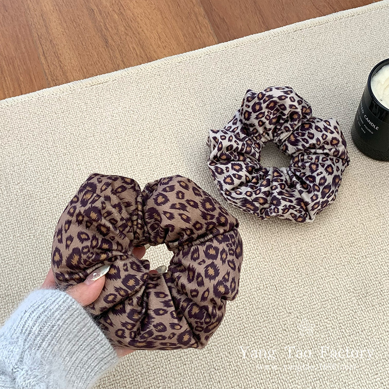 Otoño y invierno nuevo patrón de leopardo flor de algodón anillo de cabello femenino de alto nivel detrás de la cabeza flor temperamento bola de cabello adornos de cabello