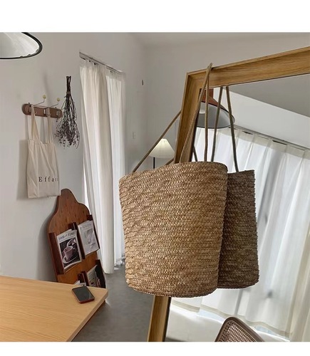 Wicker French Retro Large Capacity Large Grass Bag Solid Color Vacation Beach Bag Natural Wheat Straw Wicker Single Shoulder Bag