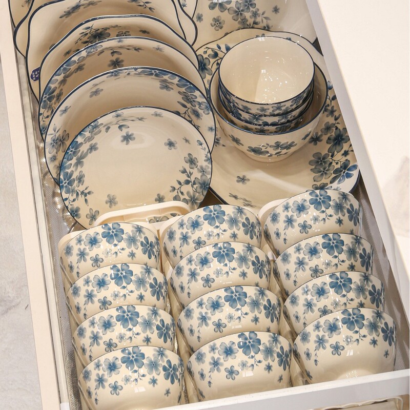 Blue floral patterned, retro-style bowl and dish set, a luxurious and aesthetically pleasing tableware set for home use, perfect as a Mid-Autumn Festival gift in a gift box