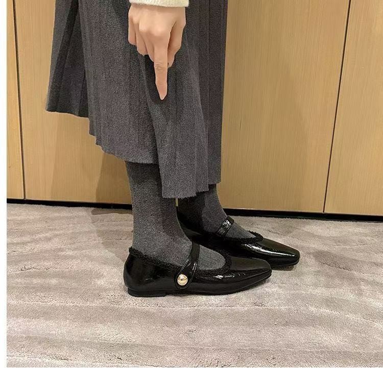 2026 primavera y otoño nuevos zapatos franceses de una sola mujer aumentan la altura interior retrógrada de cabeza cuadrada superficial Marizhen zapatos de cuero de viaje casual